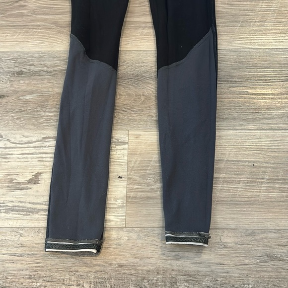 Lululemon Reversible Leggings - Picture 7 of 11
